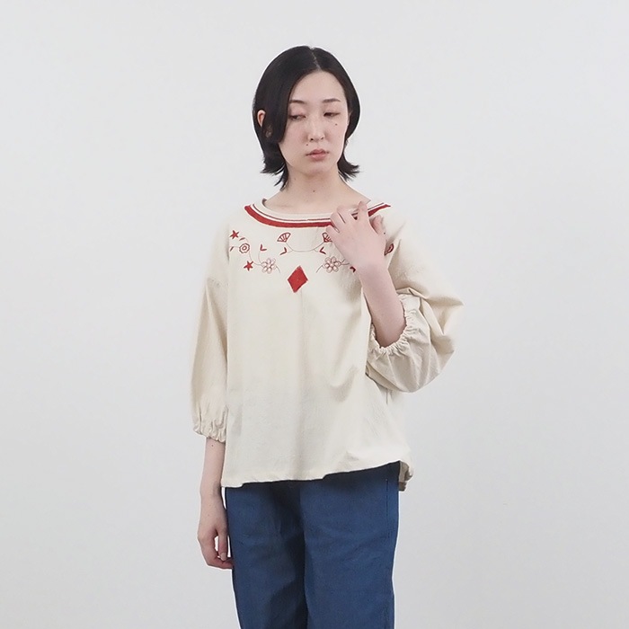 NARU(ナル) シーチングハンドワッシャー フリンジ刺繍ブラウス 655841