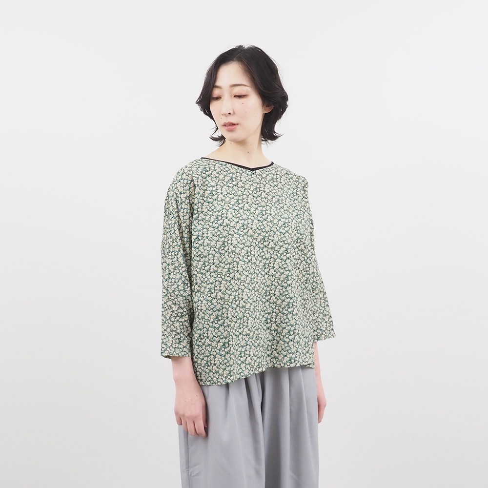 NARU(ナル) ミラクルウェーブリバティプリント(Day's Eye) バトーブラウス7分袖(2way) 661856