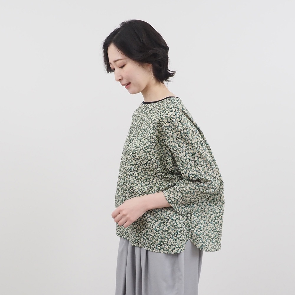 NARU(ナル) ミラクルウェーブリバティプリント(Day's Eye) バトーブラウス7分袖(2way) 661856