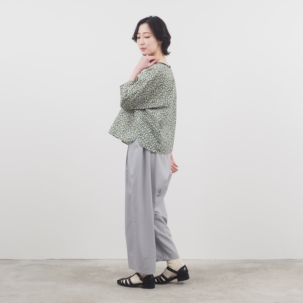 NARU(ナル) ミラクルウェーブリバティプリント(Day's Eye) バトーブラウス7分袖(2way) 661856