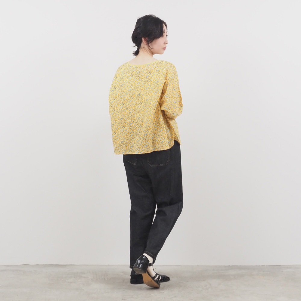 NARU(ナル) ミラクルウェーブリバティプリント(Day's Eye) バトーブラウス7分袖(2way) 661856