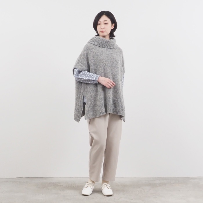 NARU(ナル) 60ローンリップルドット柄フリルネックドルマンスリーブシャツ 654846