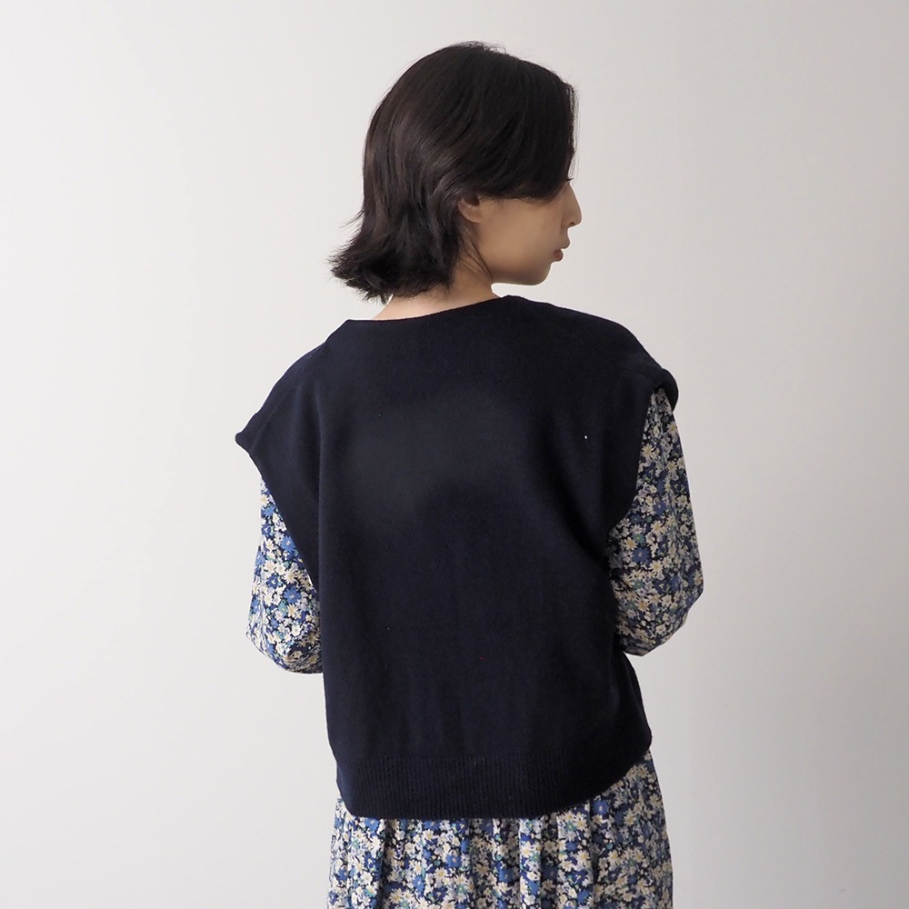 NARU(ナル) タスマニアラム クロップドカーディーベスト 668600