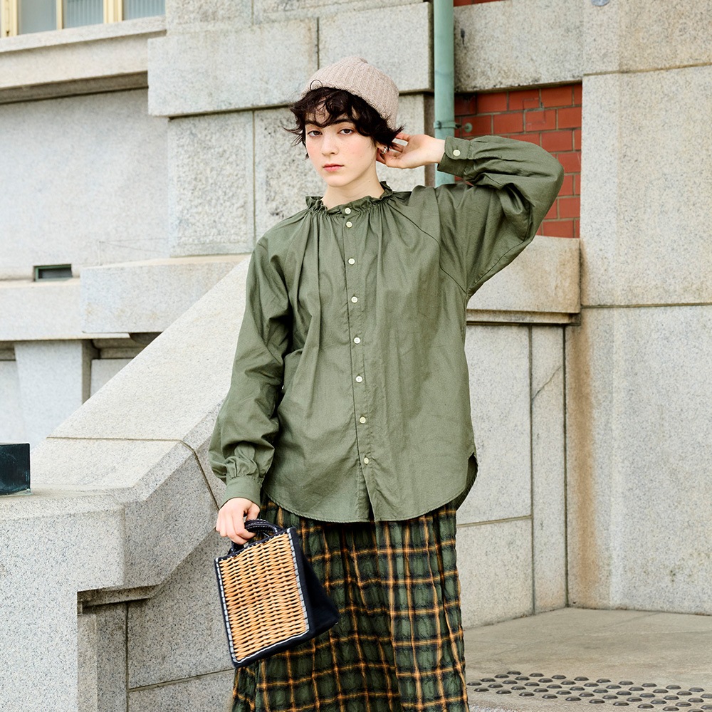 NARU(ナル) 30ビエラワッシャー フリルネックシャツ 665856