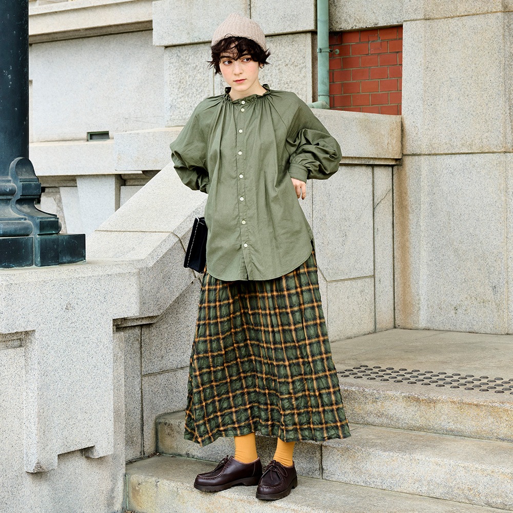 NARU(ナル) 30ビエラワッシャー フリルネックシャツ 665856