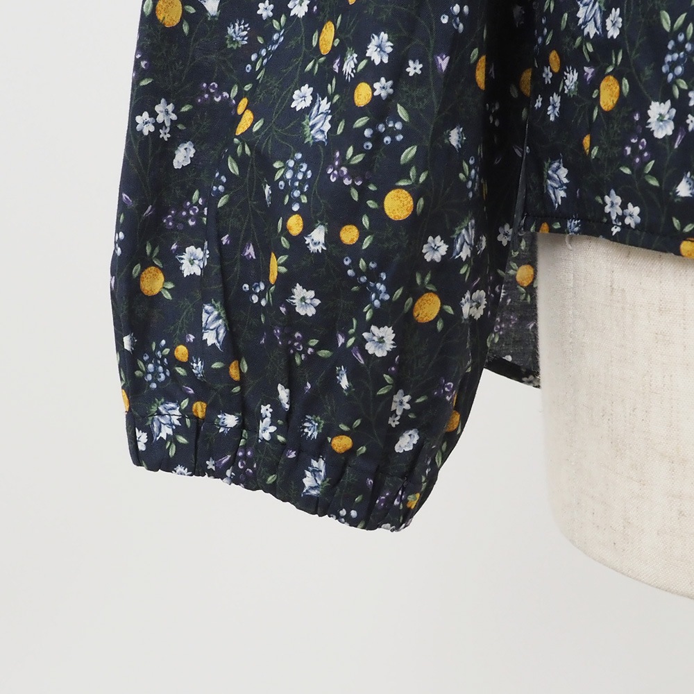 NARU(ナル) 木の実柄ローン ギャザーシャツ 665836