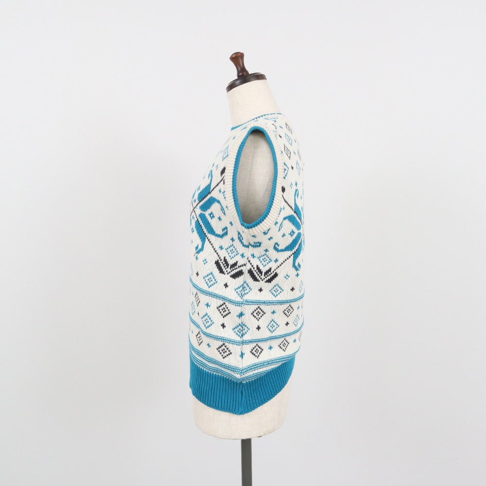 NARU(ナル) コンパクトヤーン 雪柄ケーブルベスト 666400 | 2025秋冬