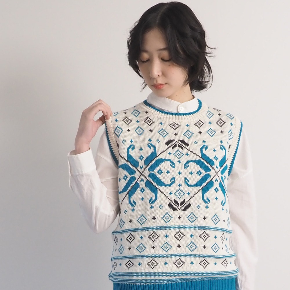 NARU(ナル) コンパクトヤーン 雪柄ケーブルベスト 666400