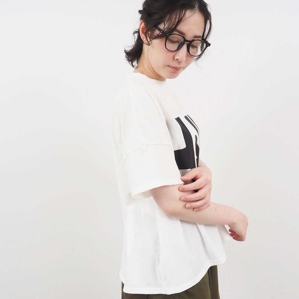 【予約】NARU(ナル) ヴィンテージレアルツイストLIGHT HelloプリントT 662030