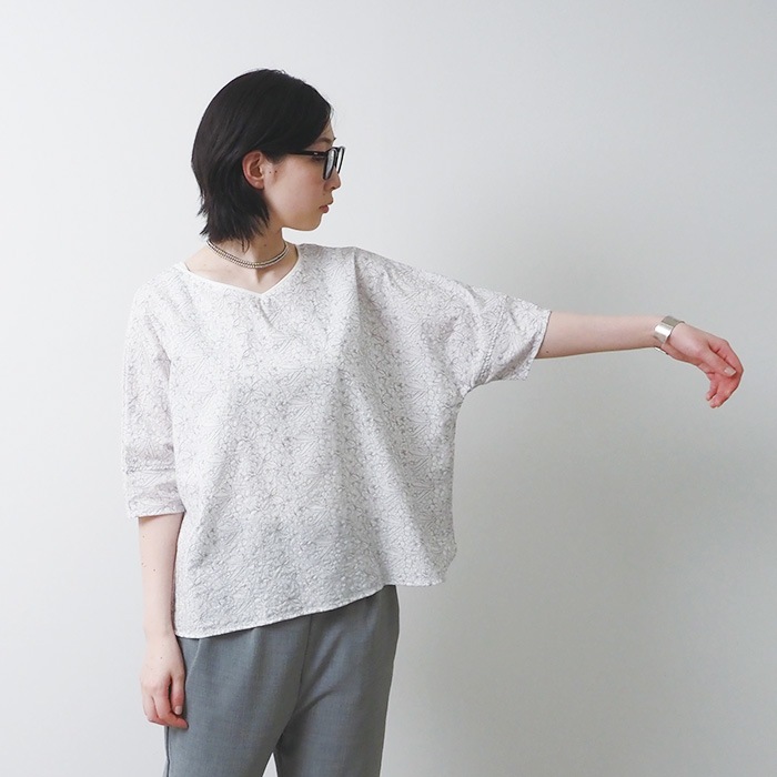 NARU(ナル) 60sローン花柄刺繍 バトーブラウス 654935
