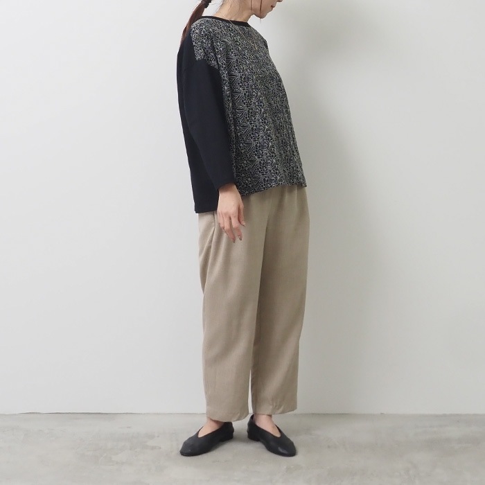 NARU(ナル) 40/2天竺×60sローン花柄刺繍 クルーネックPO 654045
