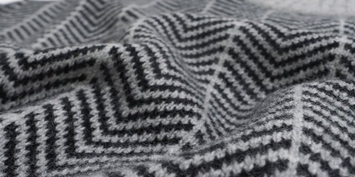 【キナリノコラボ】NARU(ナル) タスマニアラムウール ヘリンボン柄コモドニット KR-TR-02