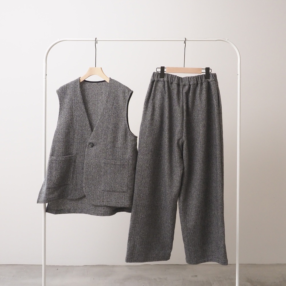 NARU(ナル) ヘリンボーンネップツイード スリットベスト 669902