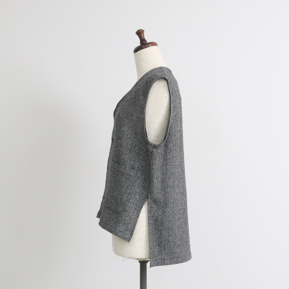 NARU(ナル) ヘリンボーンネップツイード スリットベスト 669902