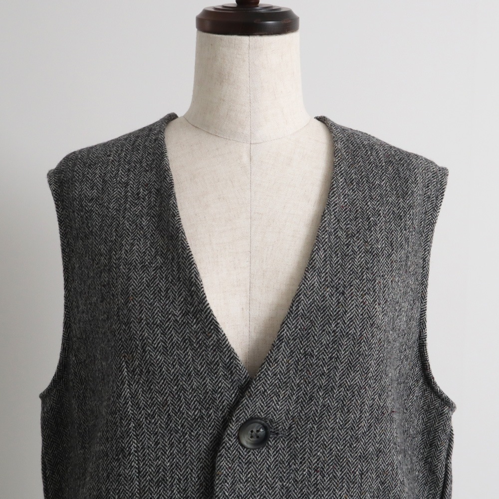 NARU(ナル) ヘリンボーンネップツイード スリットベスト 669902