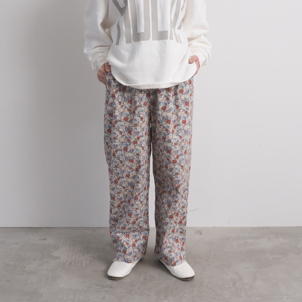 NARU(ナル) 30ビエラ微起毛フラワーワルツ柄 ストレートパンツ 6698061