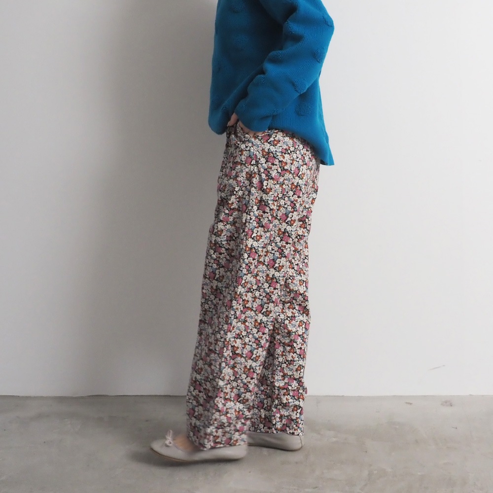 NARU(ナル) 30ビエラ微起毛フラワーワルツ柄 ストレートパンツ 6698061