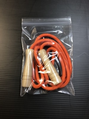 カラー縄跳び16打　柄付（ﾊﾟｲﾚﾝｶﾗｰﾛｰﾌﾟ）橙色　袋入
