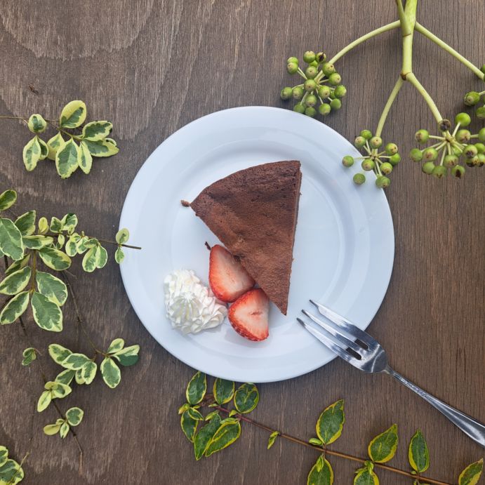 ごぼうのガトーショコラ（ホール）　生クリーム付