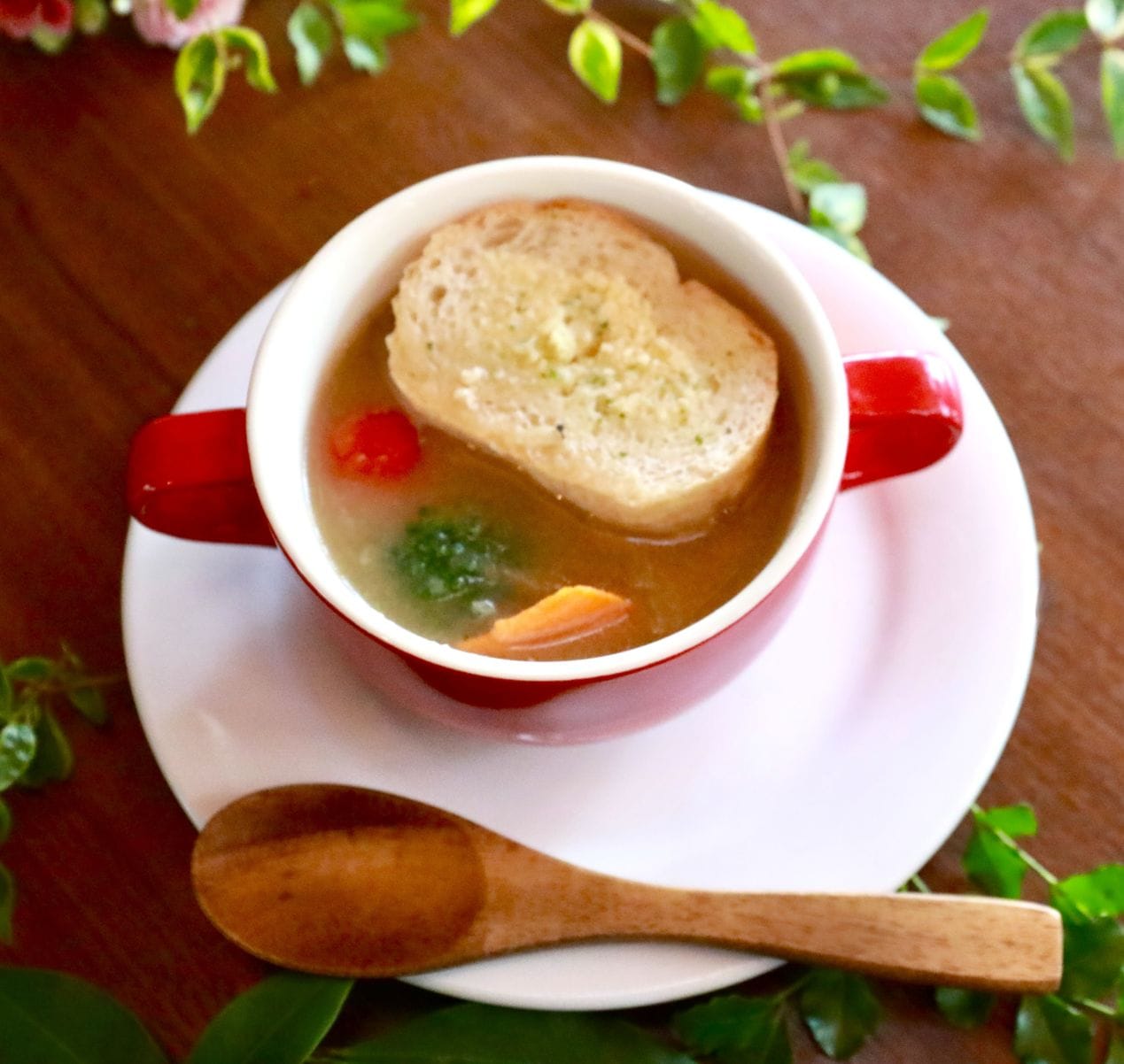 パンと食べるオニオンスープ