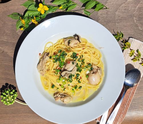 冬限定！広島産カキのペペロンチーノソース