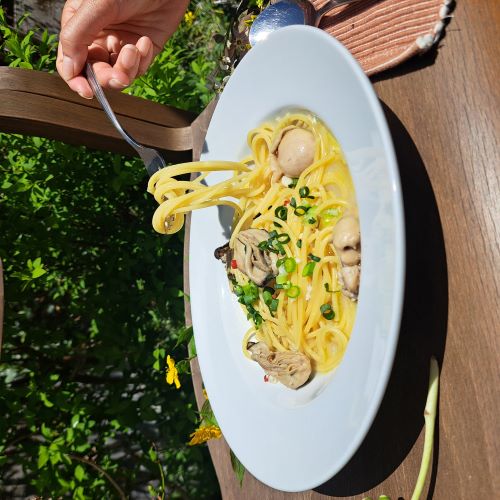 冬限定！広島産カキのペペロンチーノソース