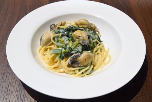 冬限定！広島産カキとほうれん草のクリームソース