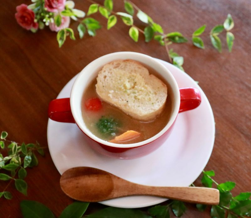 パンと食べるオニオンスープ