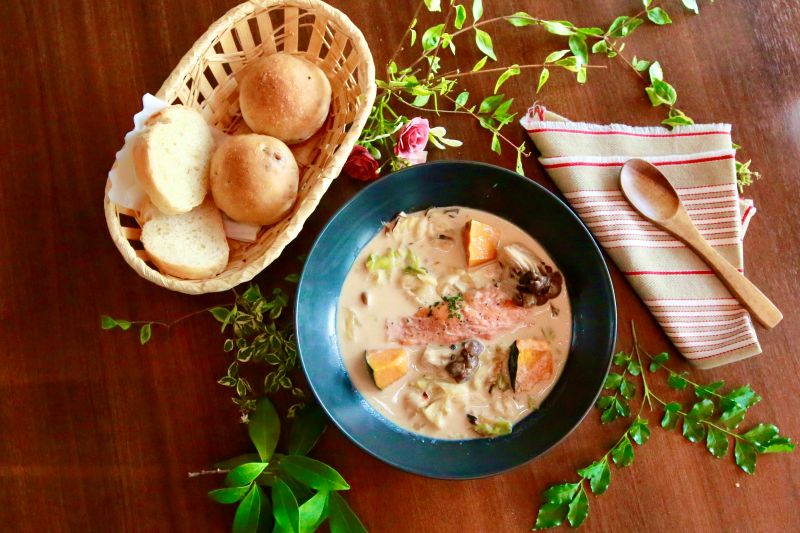 鮭と野菜の豆乳みそスープ