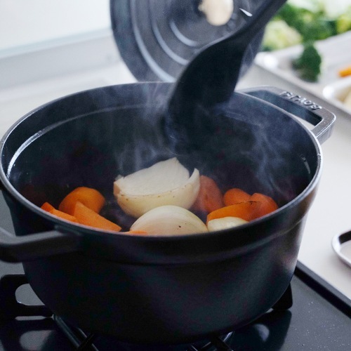 【ラスト在庫・未使用品】ストウブ ピコ・ココットラウンド 22cm ブラック Staub 【並行輸入品】ストウブ 鍋 22cm ピコ・ココット ラウンド