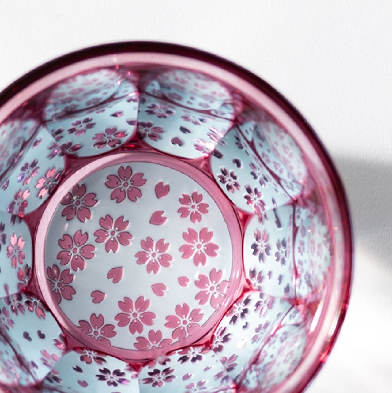 GLASS-LAB サクラサク ~舞う-mau ~（金赤×ライトブルー）ぐい呑