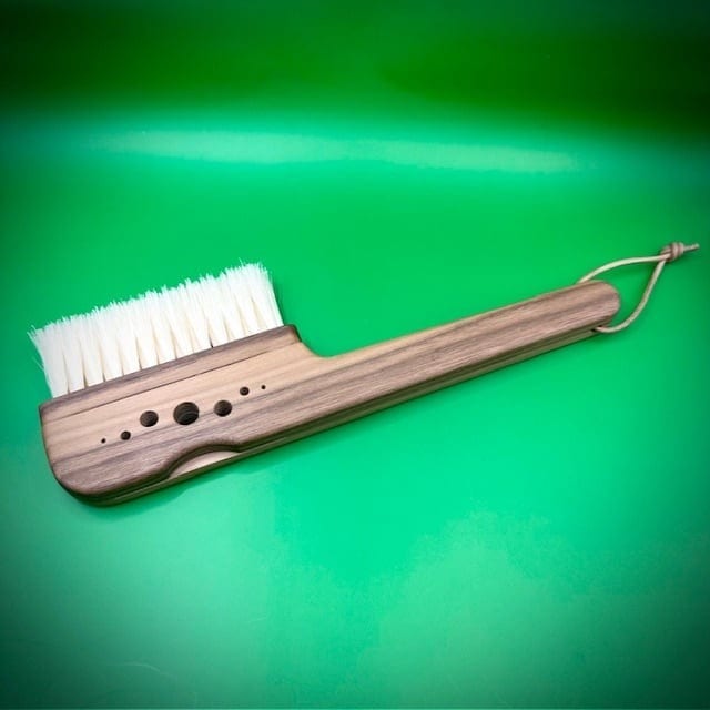 宮川刷毛ブラシ製作所 かおる洋服ブラシ / 手植毛　柄付き型