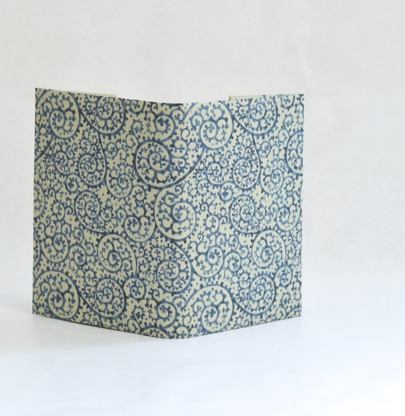 ふすま地ブックカバー文庫　蛸唐草模様-紺青 (こんじょう）