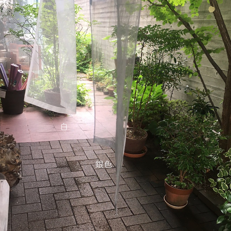 蚊帳のブラインド　銀（室外用）幅92cm×180cm【送料無料対象外商品】