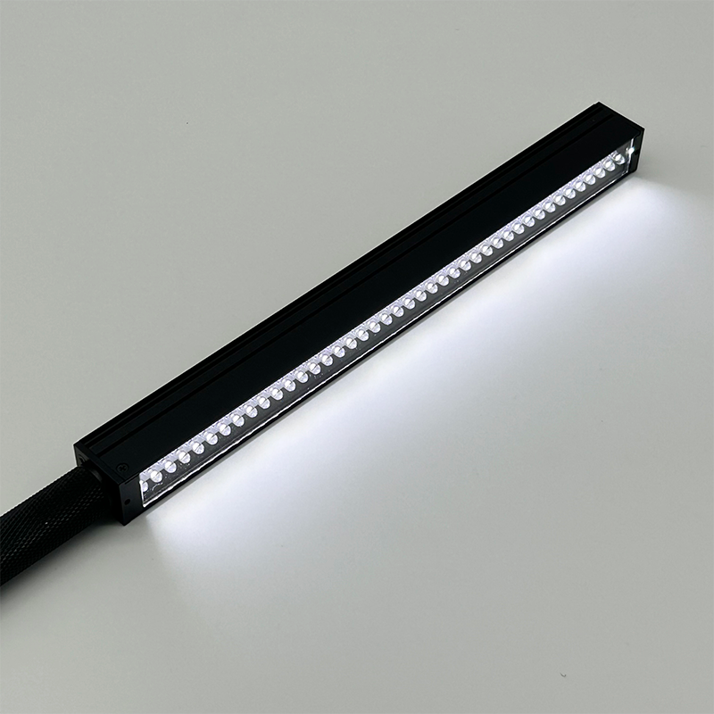 ほこりが見える！クリーンチェックライト LEDエイジス｜Coating Plus