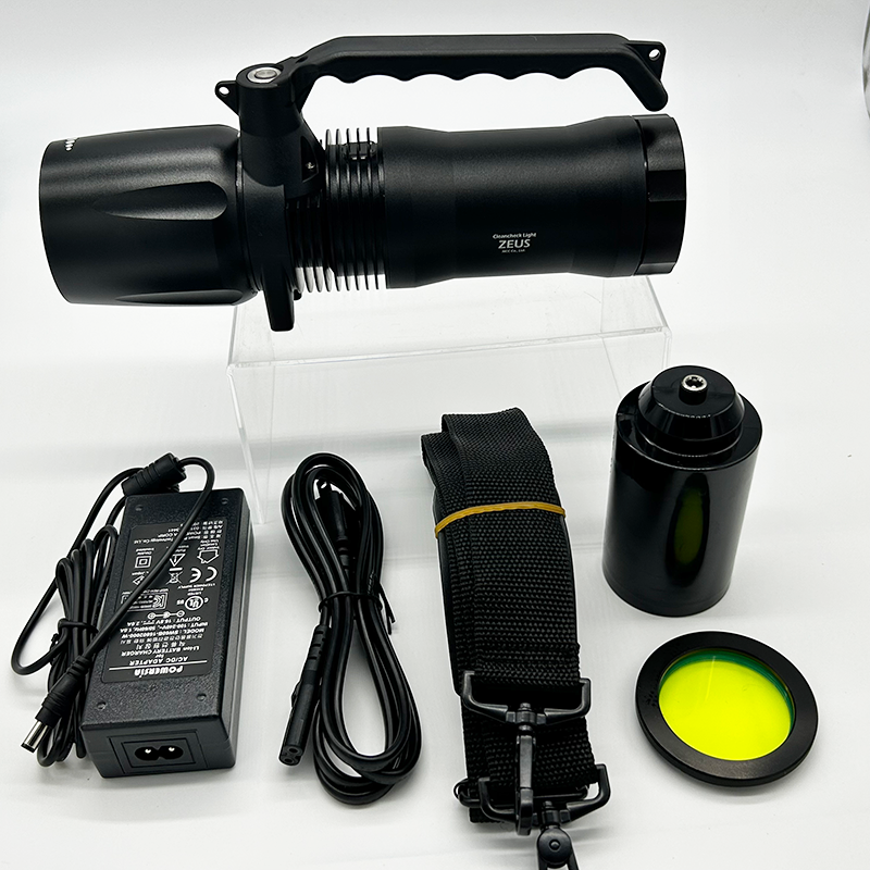 ほこりが見える！クリーンチェックライト ZEUS（ゼウス）｜Coating