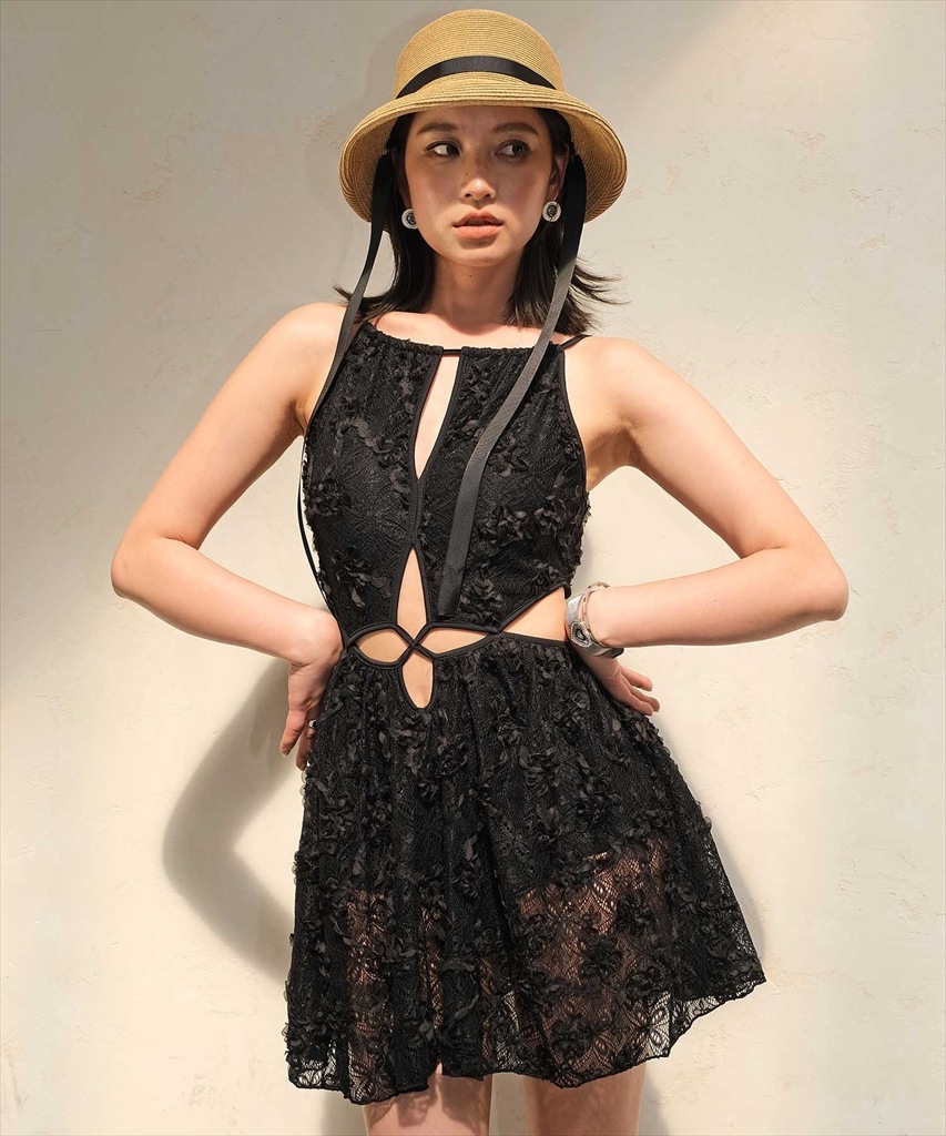 デザインカッティング レース ワンピース水着