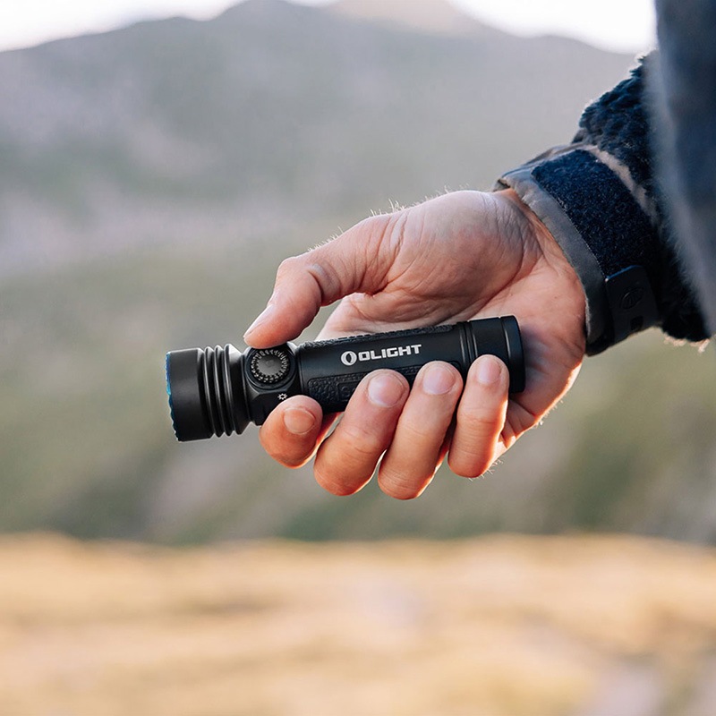 OLIGHT(オーライト) Seeker 4 Pro フラッシュライト 4600ルーメン充電