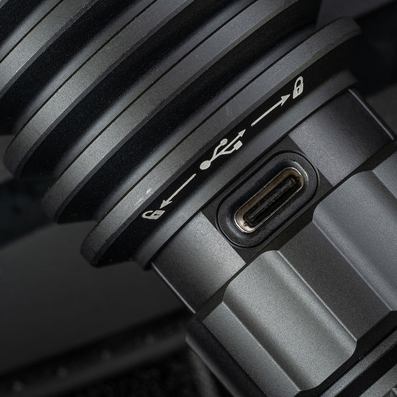 OLIGHT(オーライト) WARRIOR X 4 led タクティカルライト充電式 2600