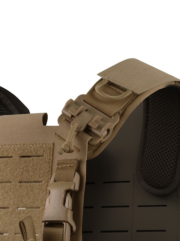 軍配備のフルプロテクション・タクティカルベスト 81cxU2WnxCL._AC_AC_SY350_QL65_.jpg