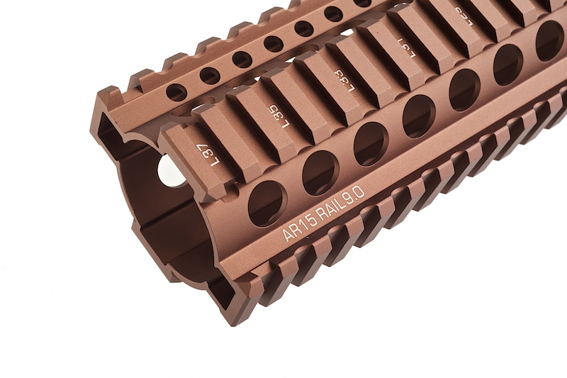 Madbull Daniel Defense Liteレールハンドガード 9inch Sand