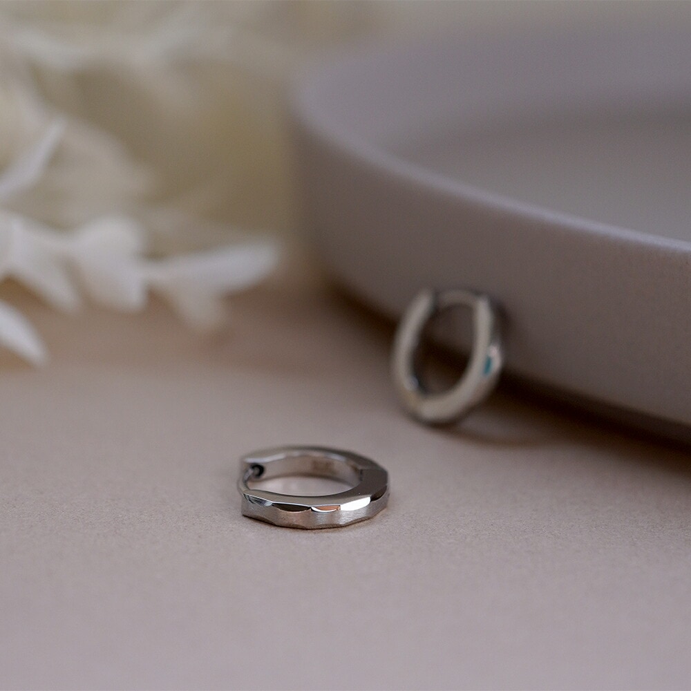 【片耳販売】《TypeE》ダイヤモンドカット フープ 中折れ式ピアス 2mm×13mm