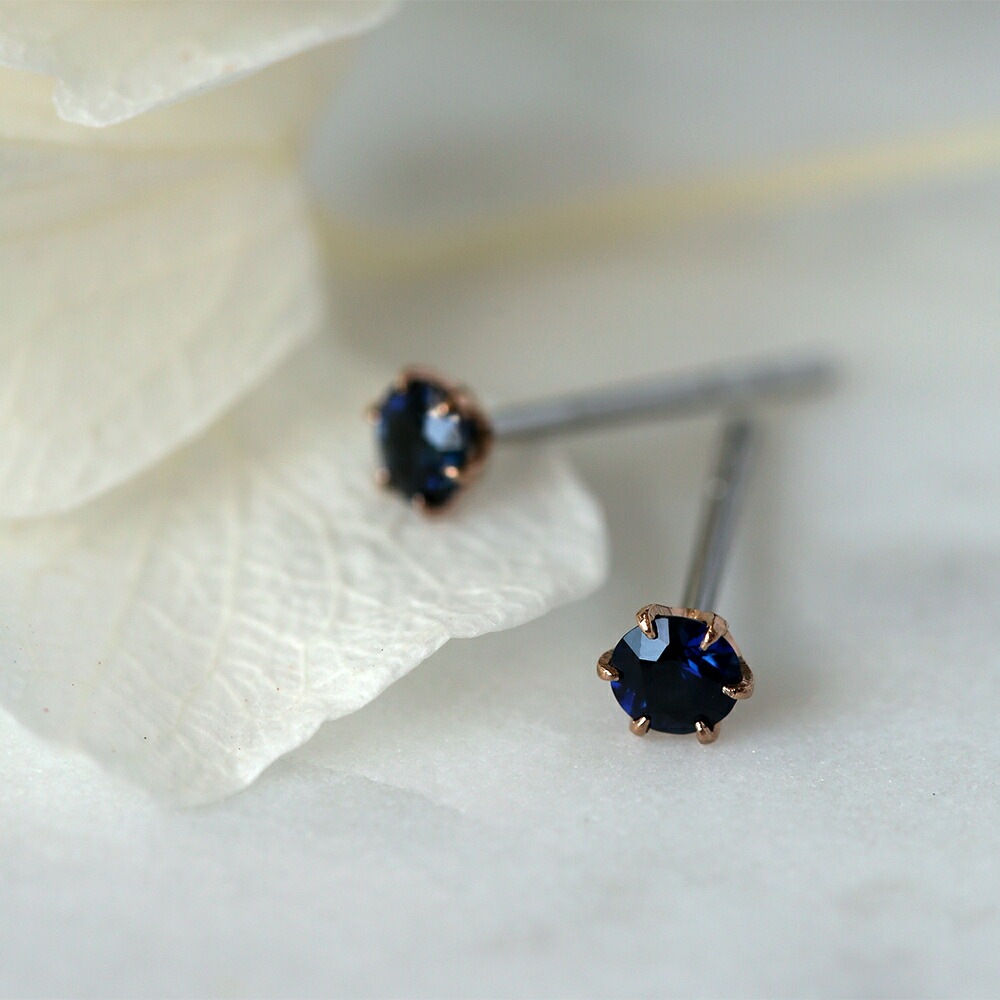 サファイア ダイヤモンドカット スタッドピアス ［3mm］