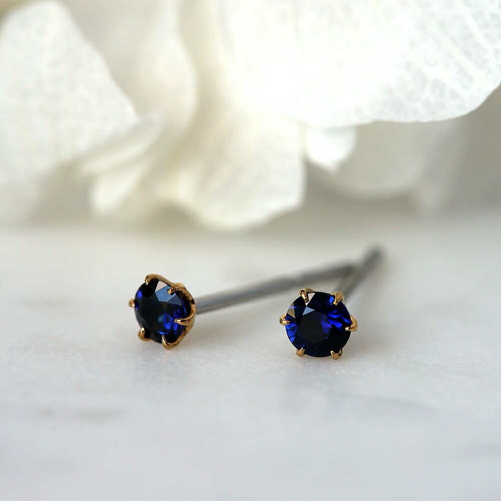 サファイア ダイヤモンドカット スタッドピアス ［3mm］
