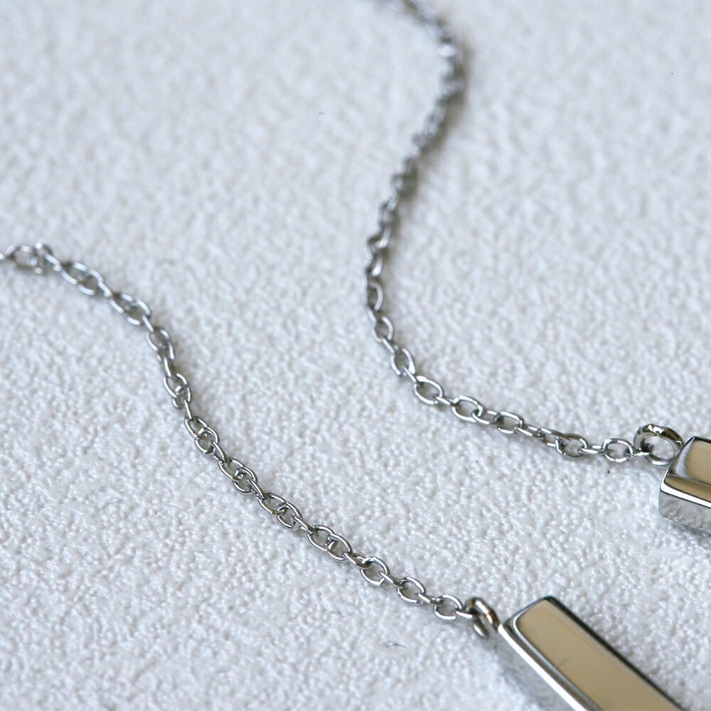 ネックレス 馬蹄 2MM スワロCZ WG色