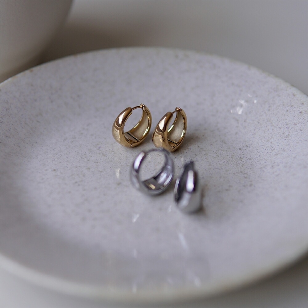 月甲丸 中折れ式ピアス 10mm×20mm