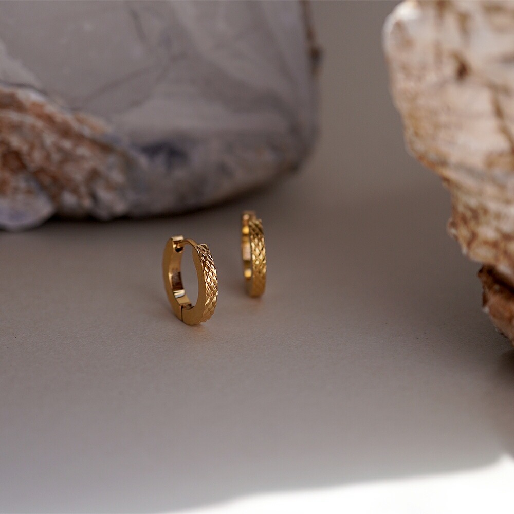 《TypeC》ダイヤモンドカット フープ 中折れ式ピアス 2mm×13mm