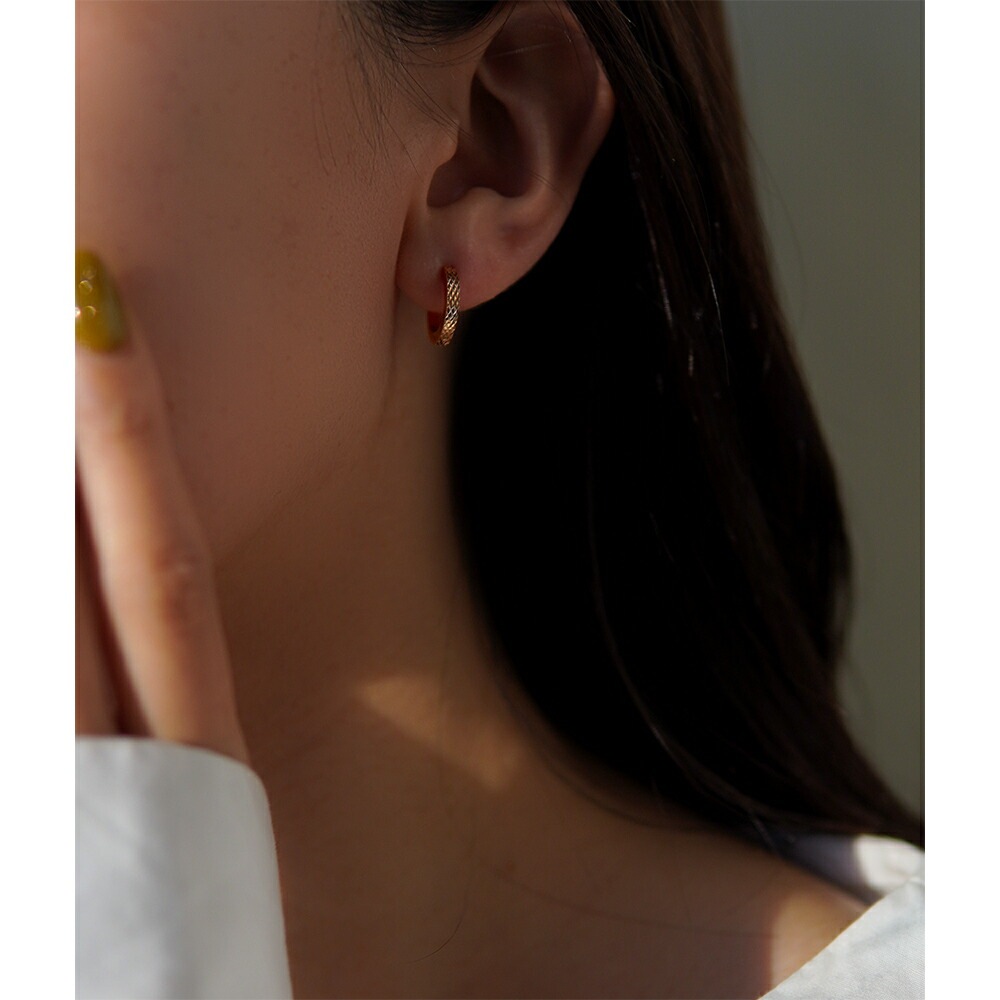 《TypeC》ダイヤモンドカット フープ 中折れ式ピアス 2mm×13mm
