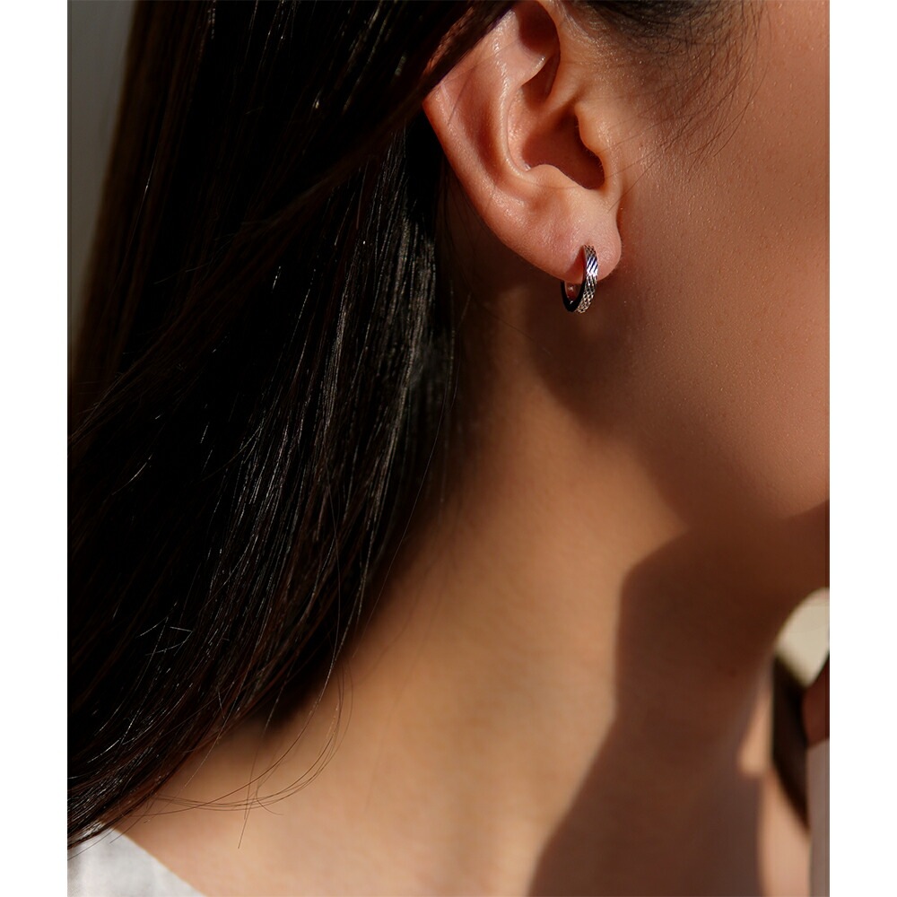 《TypeC》ダイヤモンドカット フープ 中折れ式ピアス 2mm×13mm