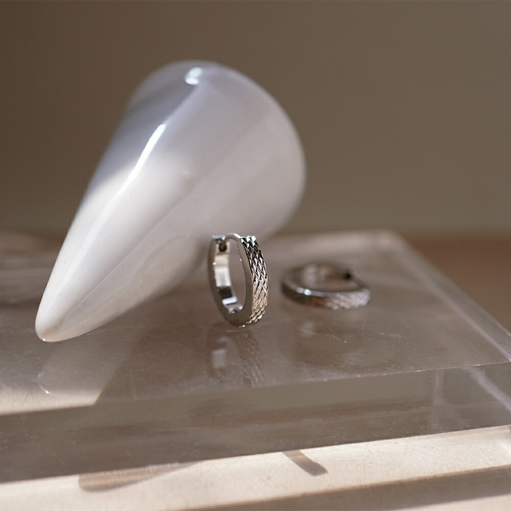 《TypeC》ダイヤモンドカット フープ 中折れ式ピアス 2mm×13mm